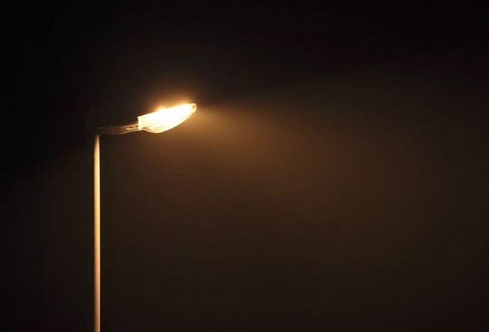 LED solar street lamps, ten thousand lights illuminate thousands of homes in the countryside