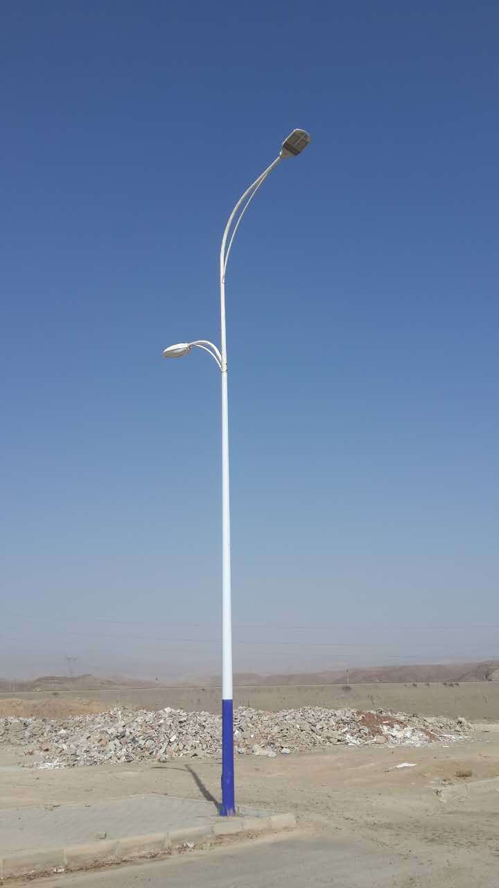 Příklad výkresu instalace dvouramenné pouliční lampy projektu