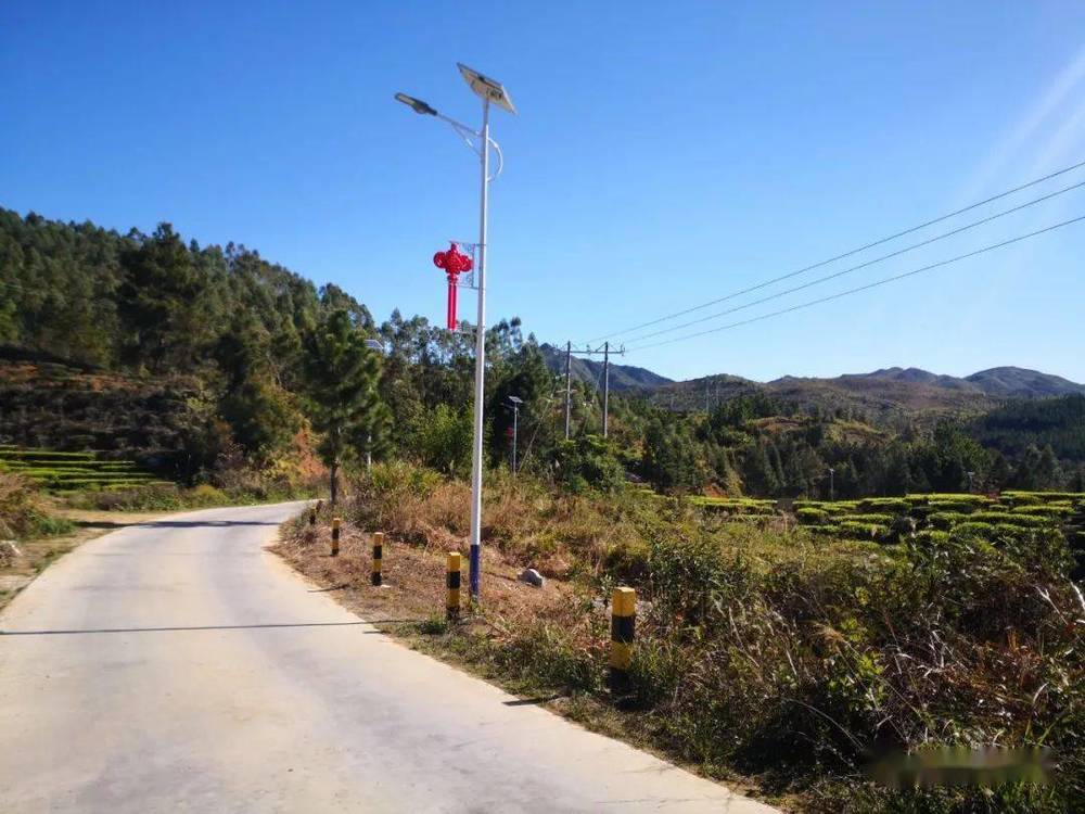 Dana projek: lampu jalan surya, lampu jalan surya terpisah di kawasan gunung pedesaan baru