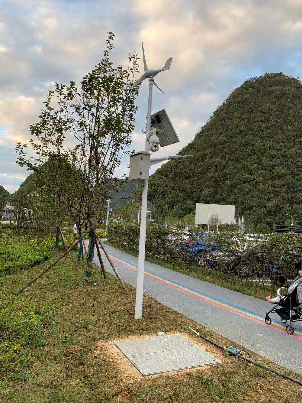 Case of wind and solar complementary monitoring with street lamps