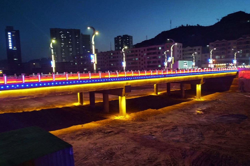Ingatlan világítási projekt, híd- és épületvilágítás